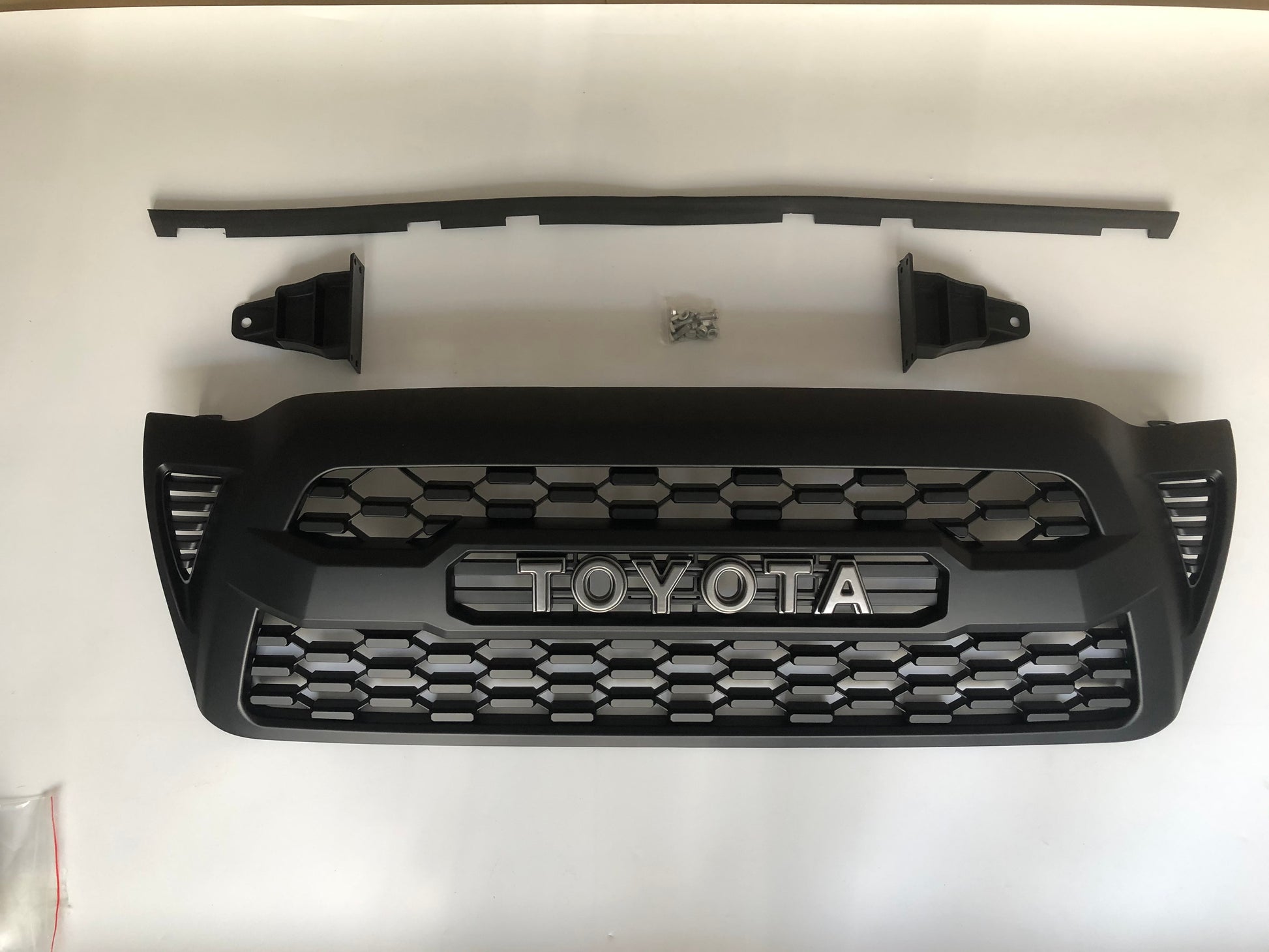 2005-2011 tacoma trd pro grille